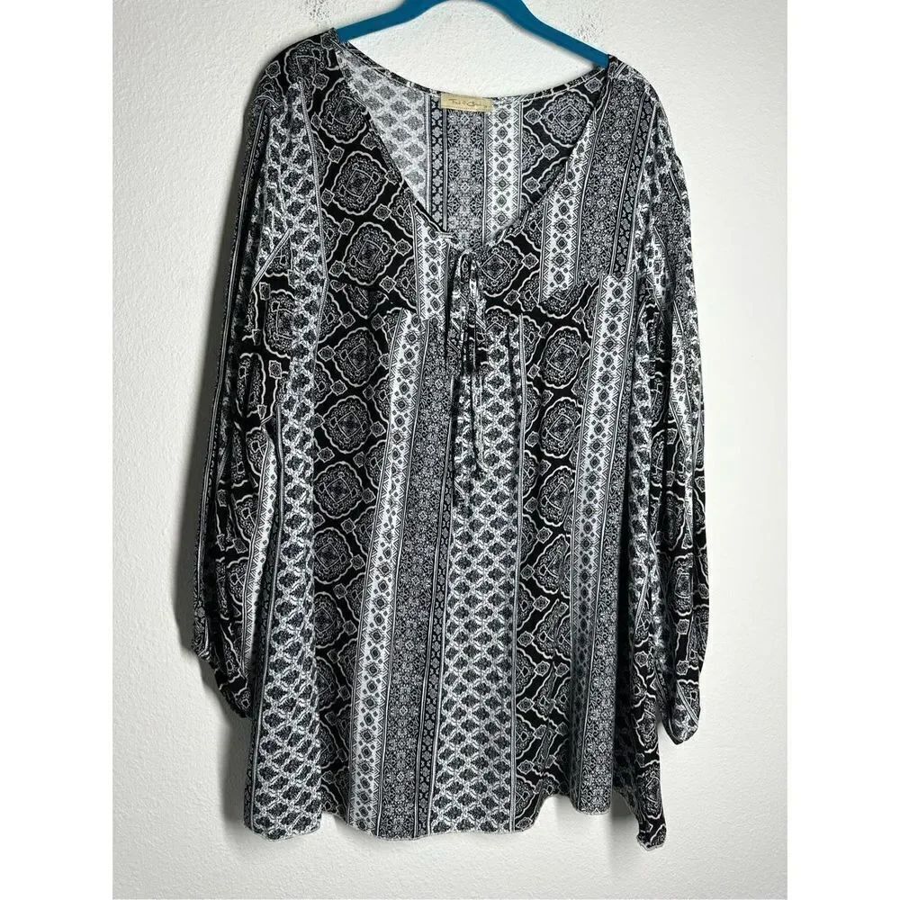 Front of Closet Paisley Bohemian Blouse Tunic Black White Size 3X